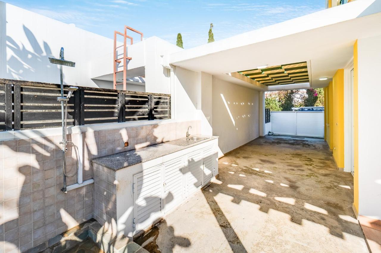 Villa Poseidon Gardens By Ezoria Villas Larnaka Exterior foto