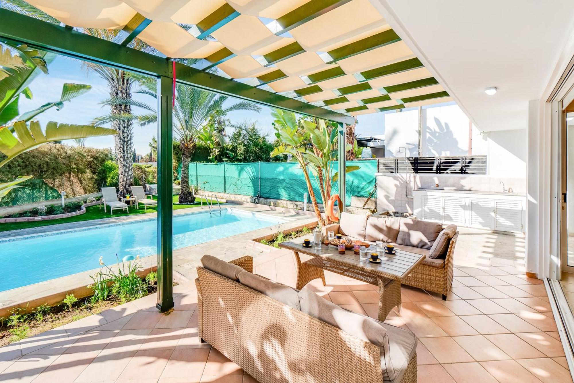 Villa Poseidon Gardens By Ezoria Villas Larnaka Exterior foto