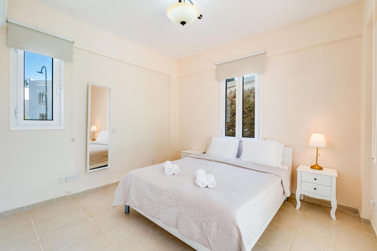 Villa Poseidon Gardens By Ezoria Villas Larnaka Exterior foto