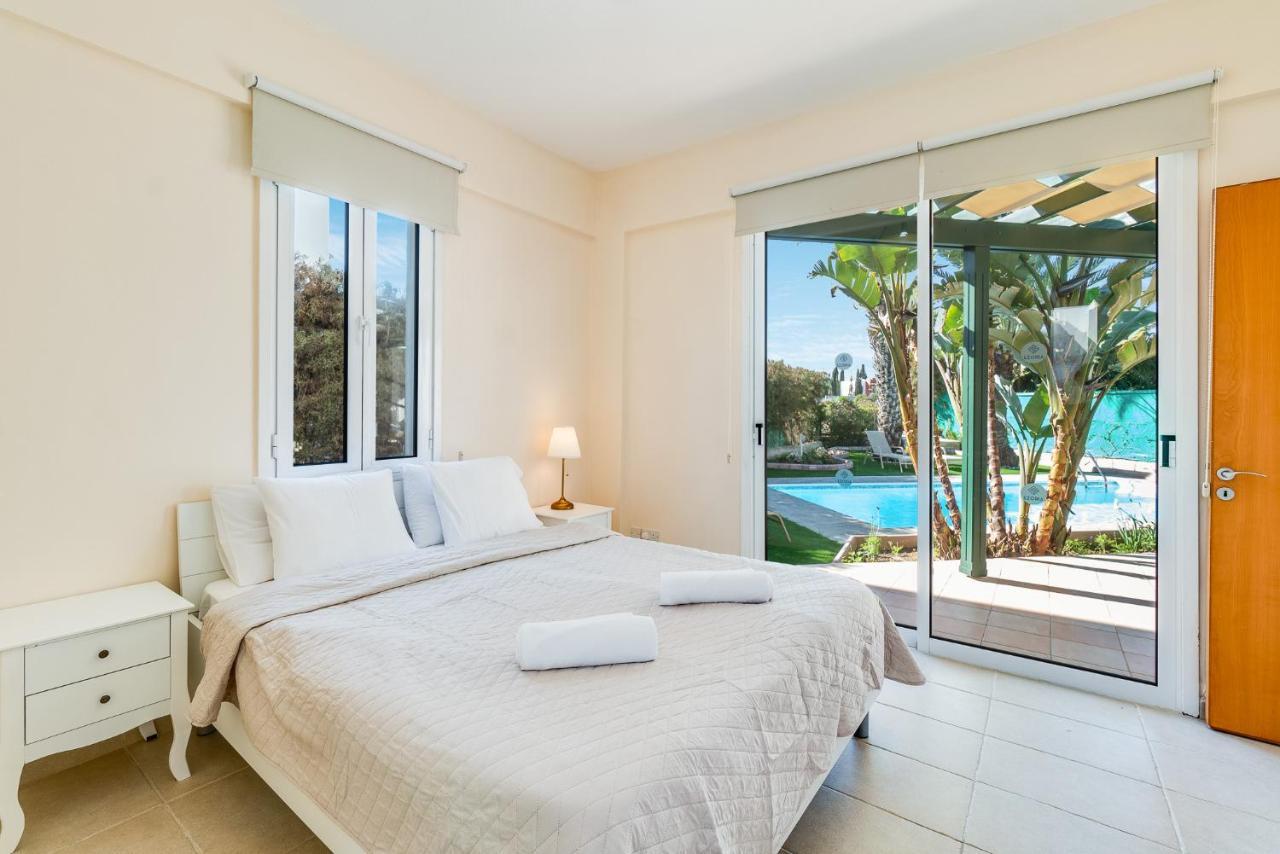 Villa Poseidon Gardens By Ezoria Villas Larnaka Exterior foto
