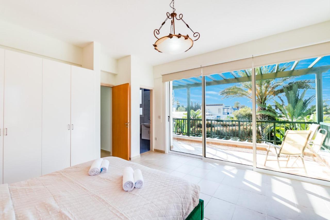 Villa Poseidon Gardens By Ezoria Villas Larnaka Exterior foto